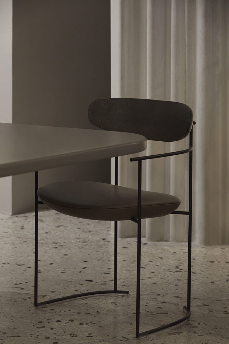 the keel / armrest